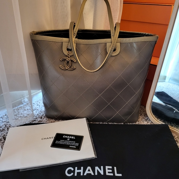 CHANEL Handbags - Chanel tote bag